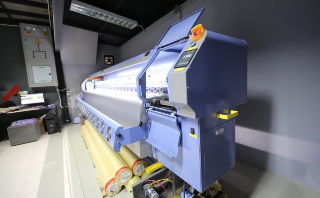 Digital printing system for printing a wide range of superwide-format applications. these printers are generally roll-to-roll and have a print bed that is 2m to 5m wide. mostly used for printing billboards and generally have the capability of printing between 60 to 160 square metres per hour.